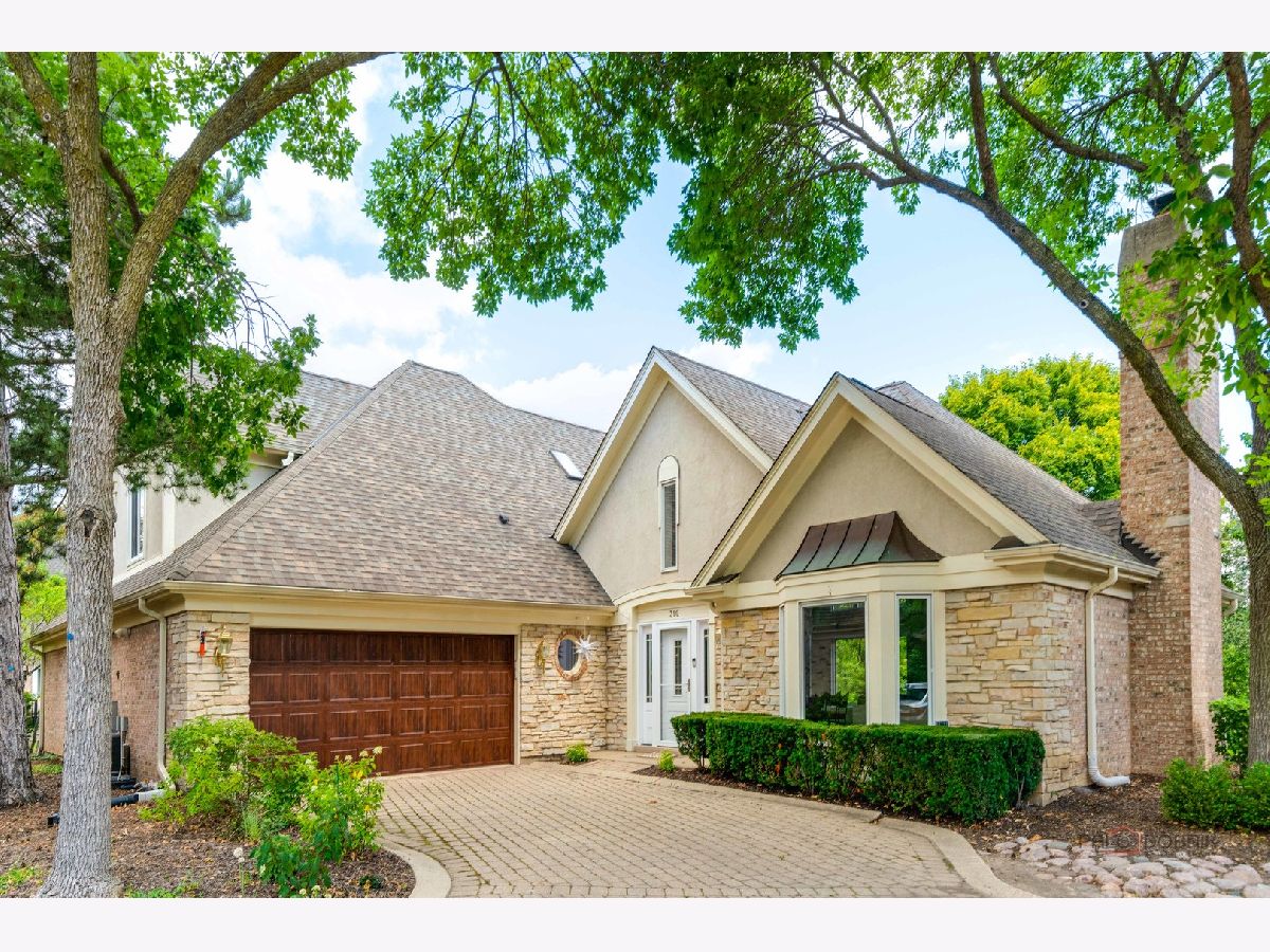  For Sale Lincolnshire Illinois, 310 Rivershire Court