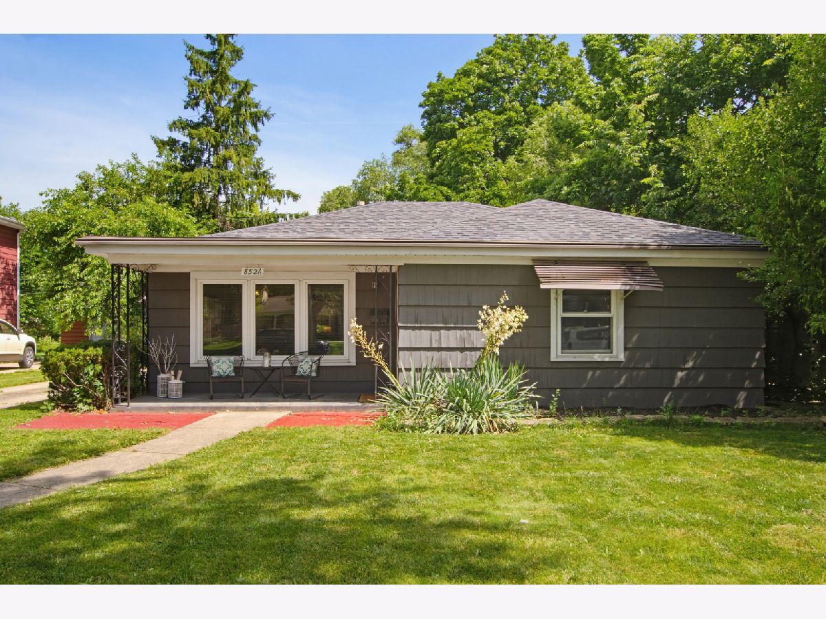 For Sale Brookfield Illinois, 8526 Rockefeller Avenue