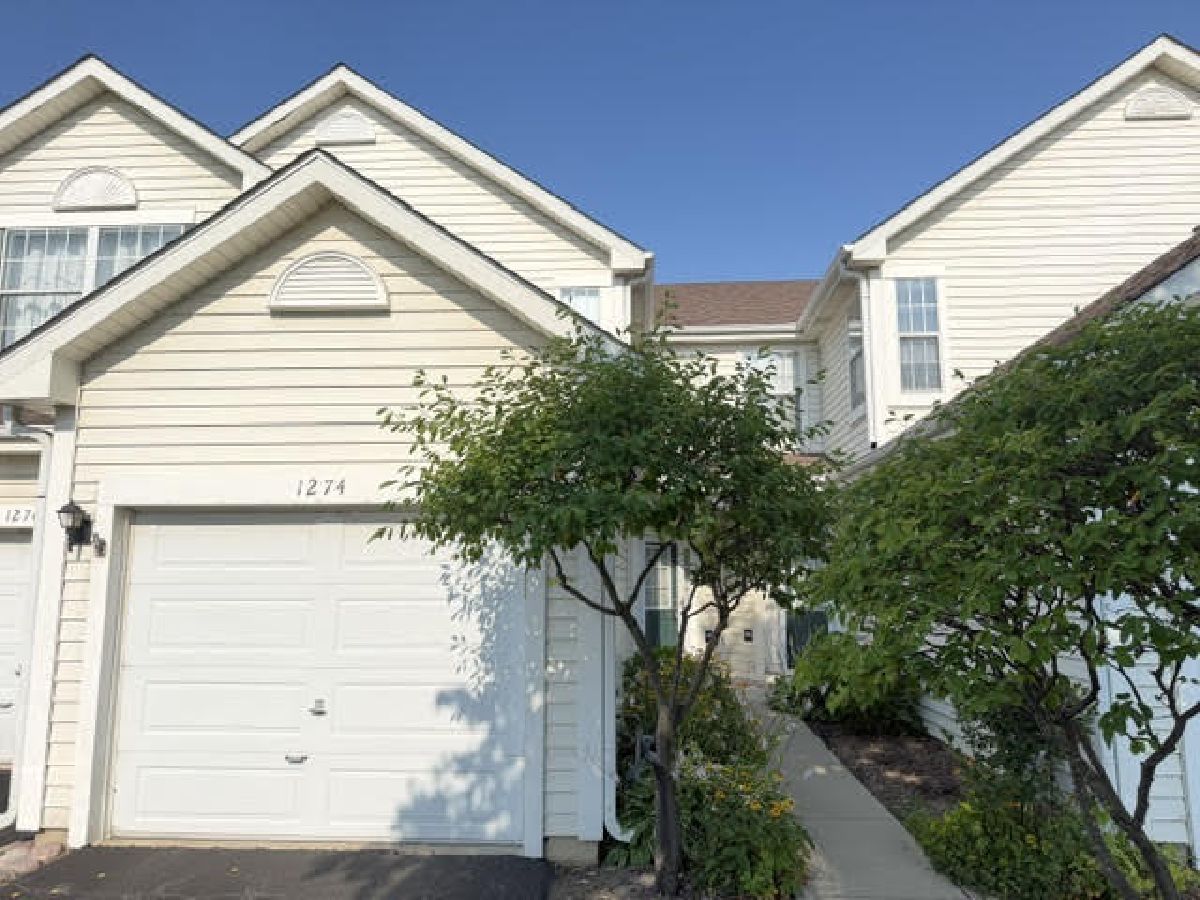 Homes & Townhomes & Condos For Rent Pleasant Hill Waukegan Illinois, 1274 Candlestick