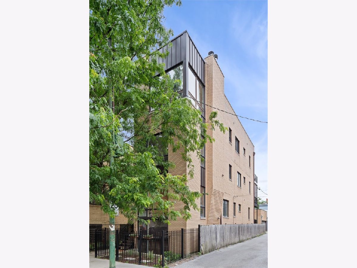  For Sale Chicago Illinois, 1355 Erie Street