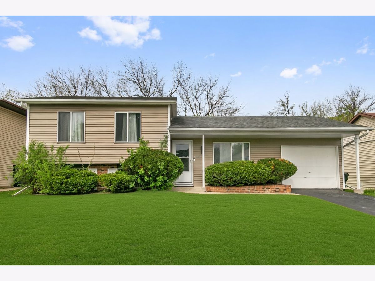  For Sale Hazel Crest Illinois, 18200 Fountainbleau Drive