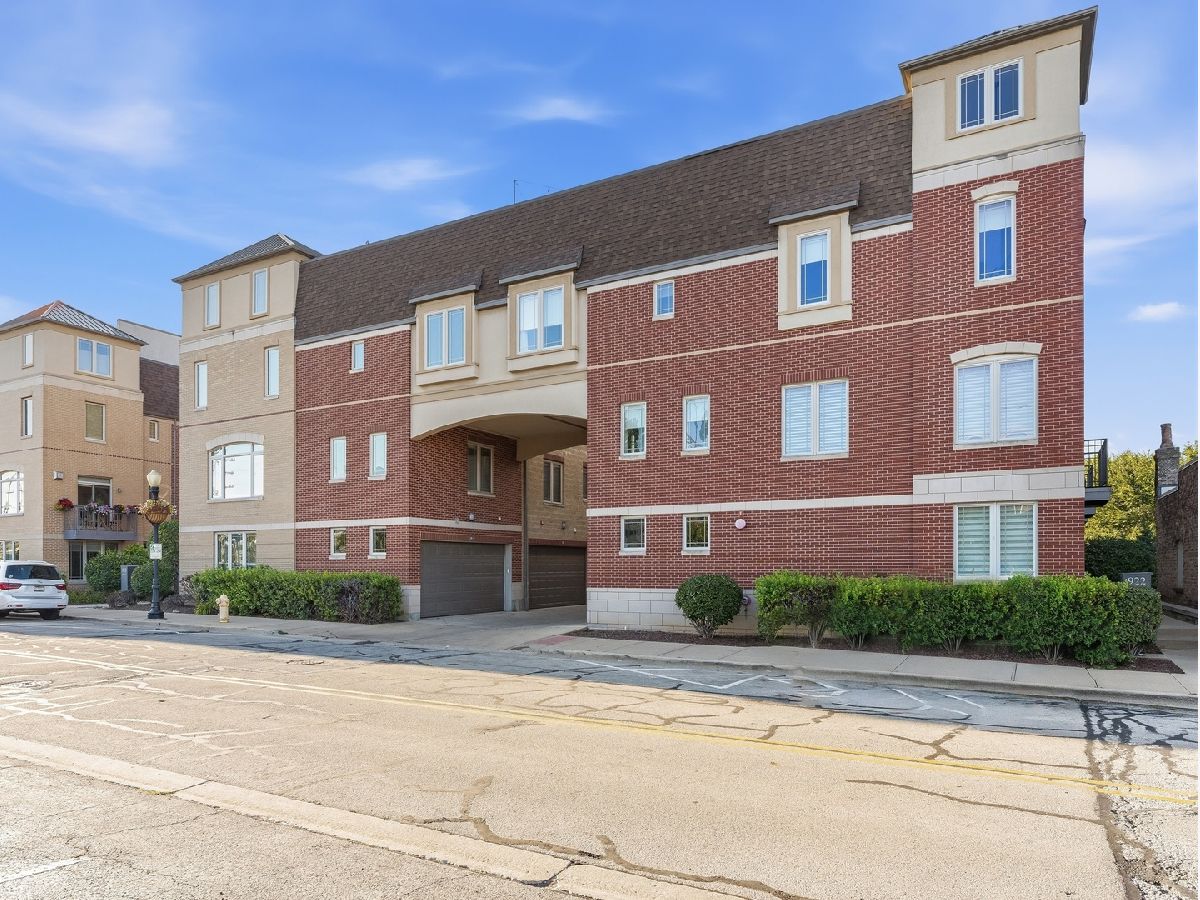  For Sale Downers Grove Illinois, 922 Warren Avenue