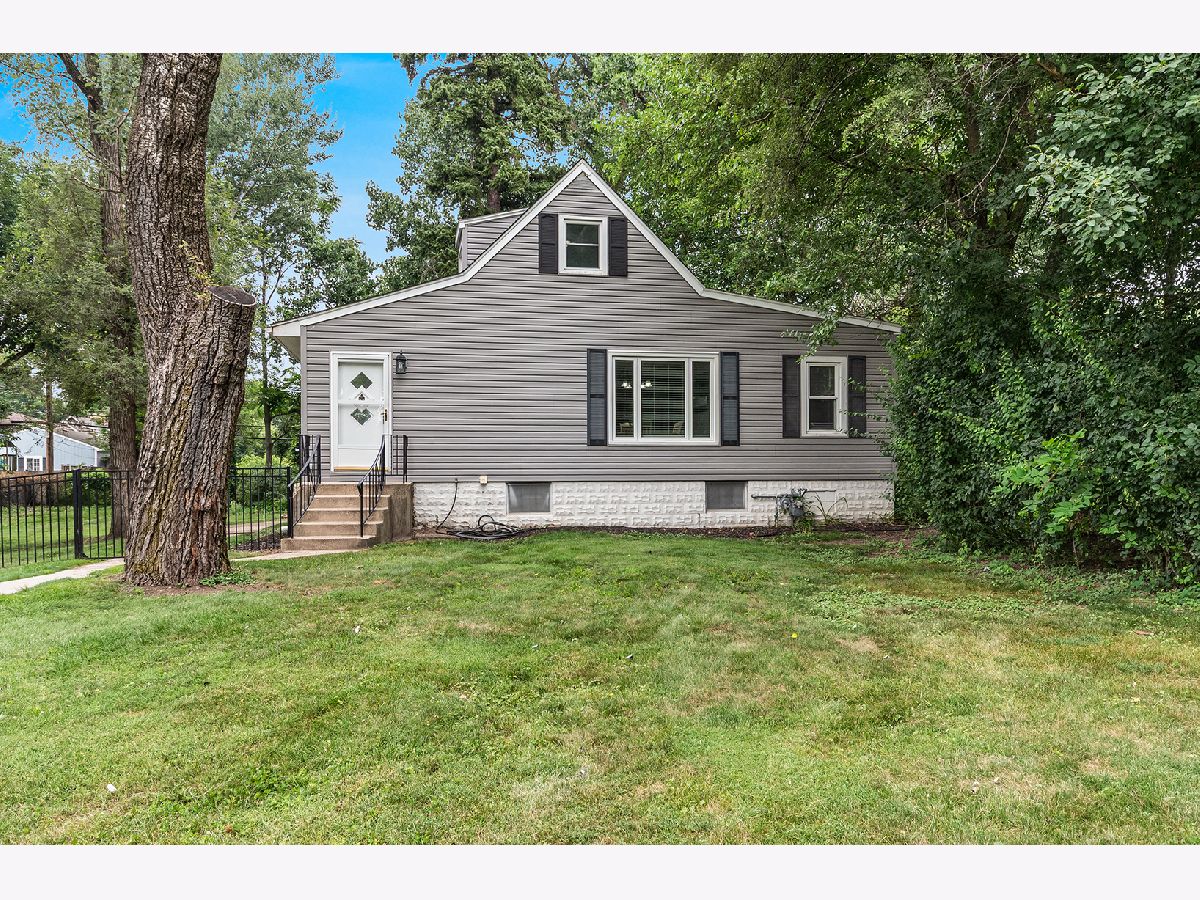  For Sale Westmont Illinois, 28 Richmond Avenue