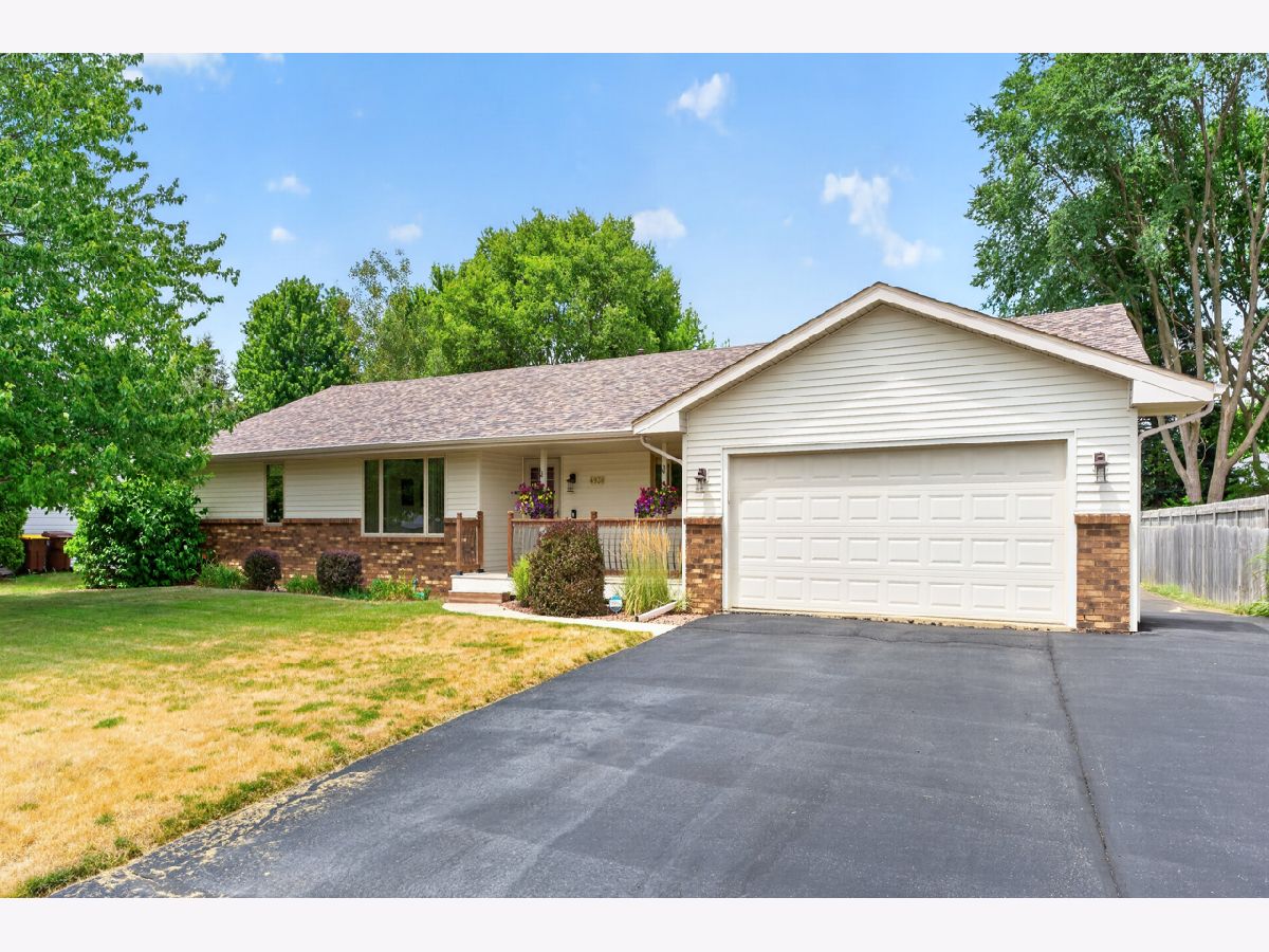  For Sale Machesney Park Illinois, 4930 Minns