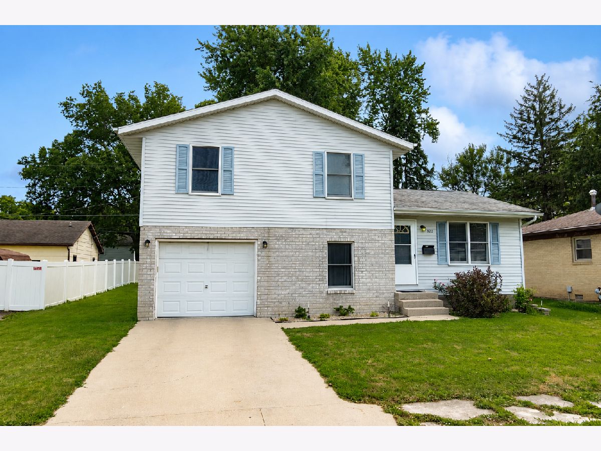  For Sale Pontiac Illinois, 822 Washington Street