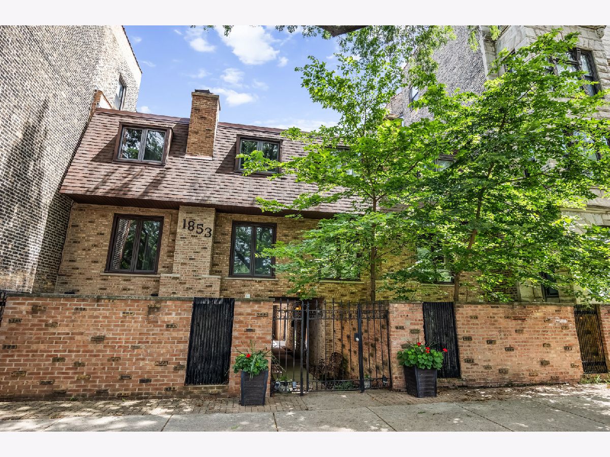  For Sale Chicago Illinois, 1851 Cleveland Avenue