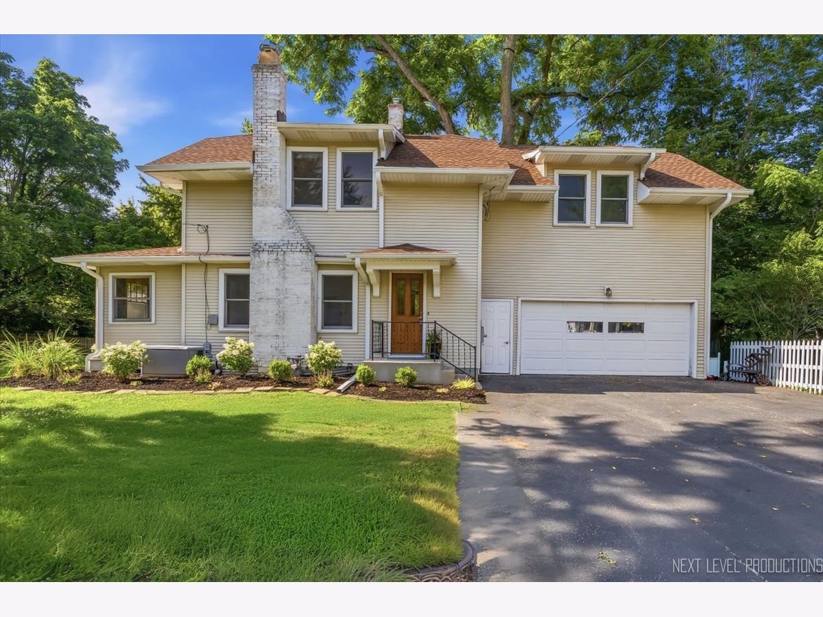  For Sale Wayne Illinois, 32W183 Glos Street