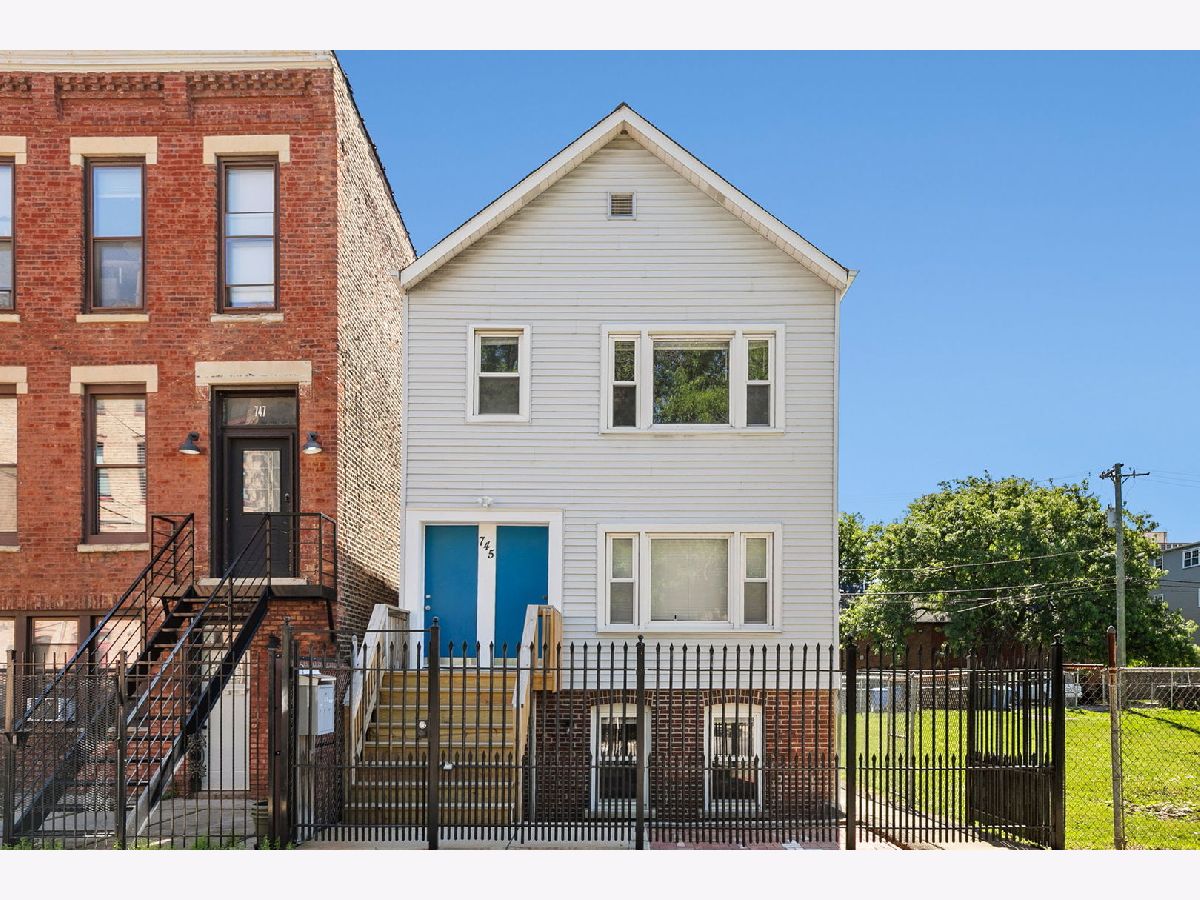  For Sale Chicago Illinois, 745 Throop Street