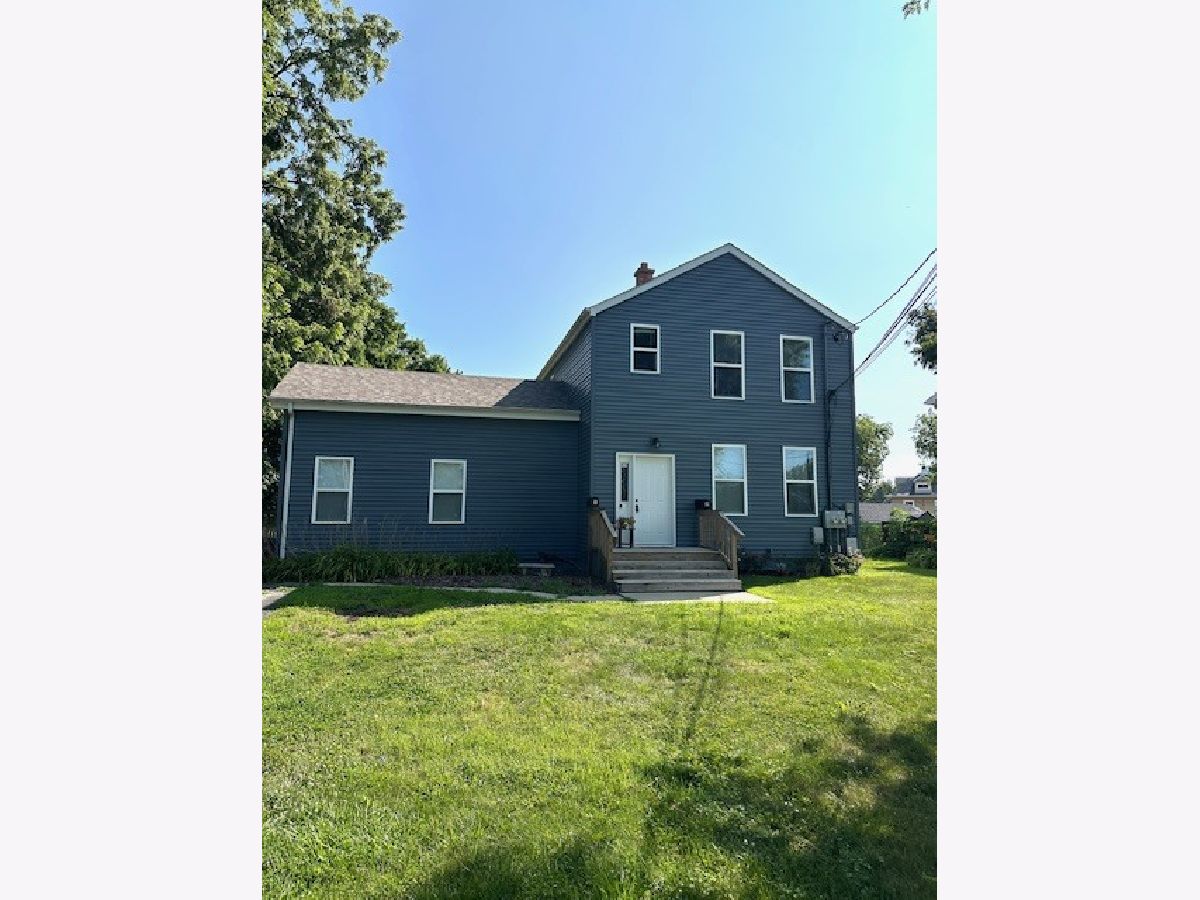  For Rent Woodstock Illinois, 326 Railroad