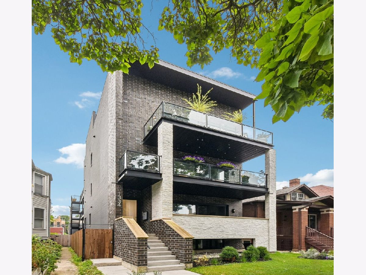  For Sale Chicago Illinois, 1334 Rosedale Avenue