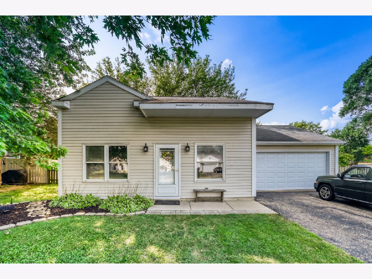  For Sale Island Lake Illinois, 800 Newport Drive