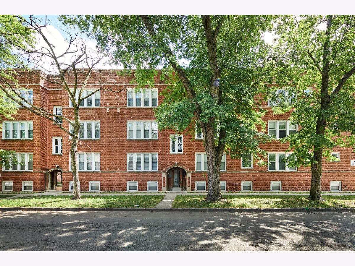  For Sale Chicago Illinois, 7209 Damen Avenue