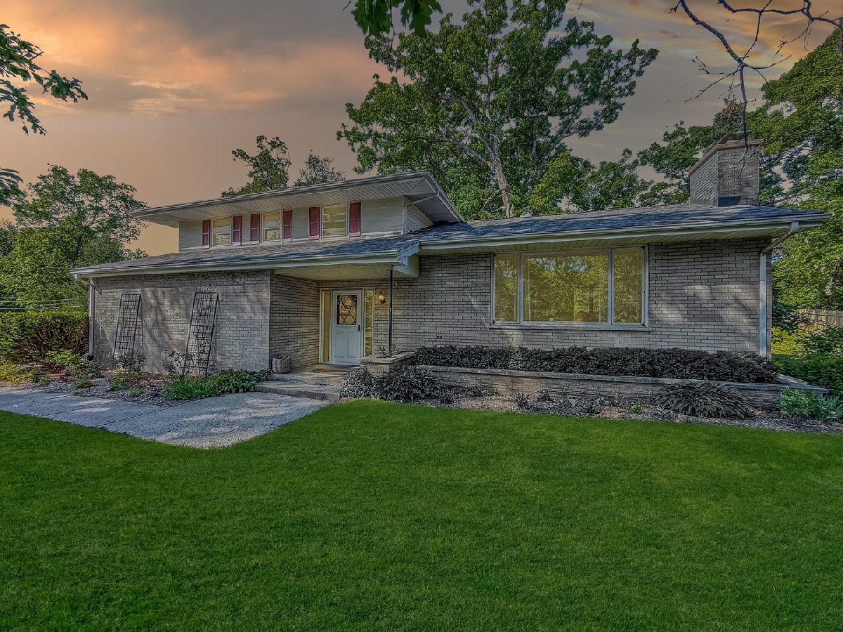  For Sale Crystal Lake Illinois, 4705 Wild Cherry Road