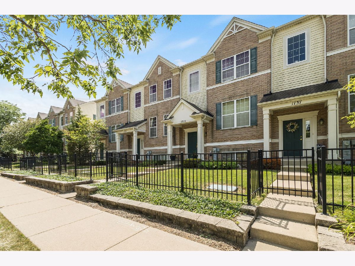  For Sale Hanover Park Illinois, 1737 Maple Avenue