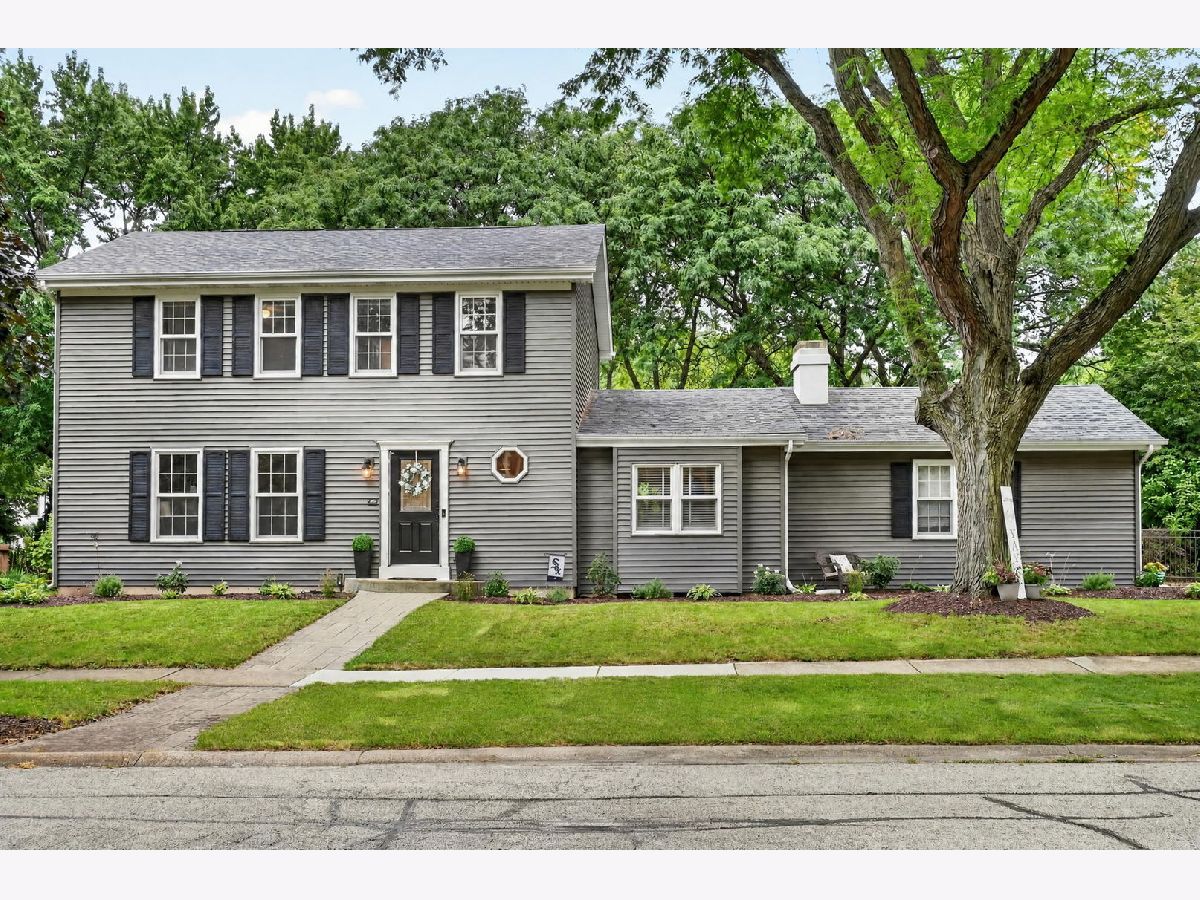 For Sale Geneva Illinois, 114 Wakefield Lane