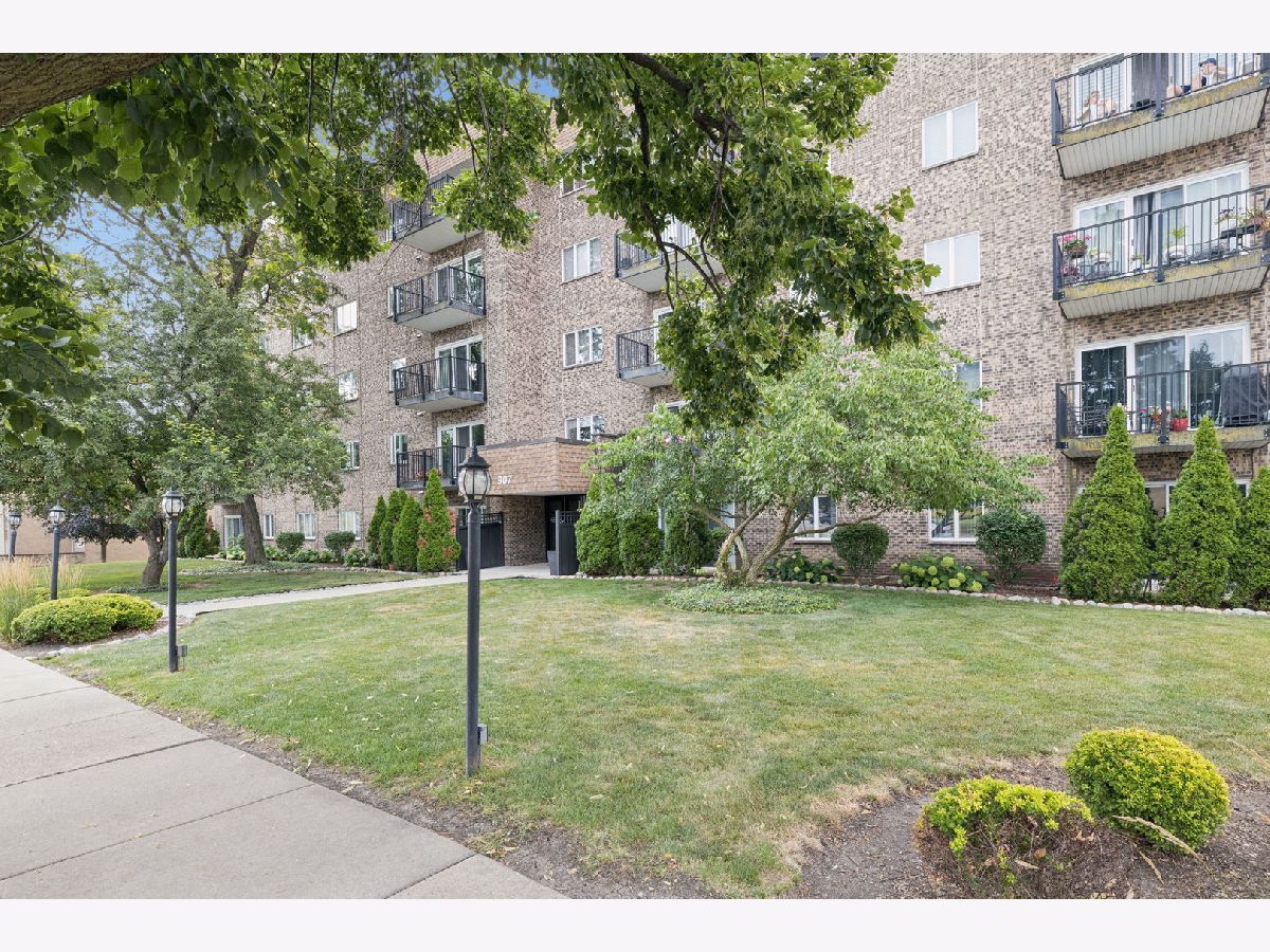  For Sale Downers Grove Illinois, 907 Curtiss Street