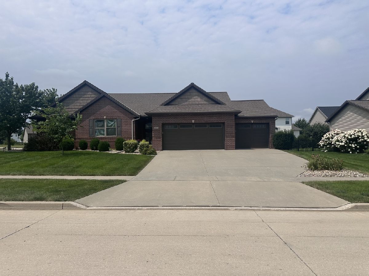 Homes For Sale Wintergreen Normal Illinois, 1807 Pfitzer Road
