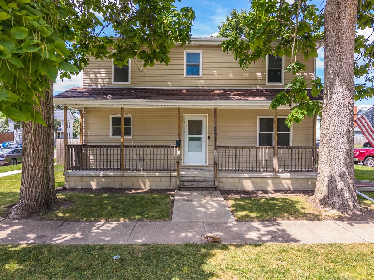  For Sale Pontiac Illinois, 521 Water Street