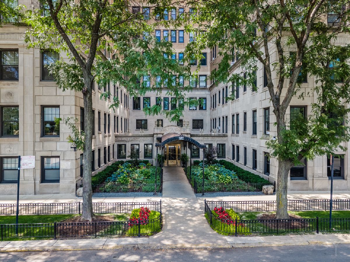  For Sale Chicago Illinois, 3520 Lake Shore Drive
