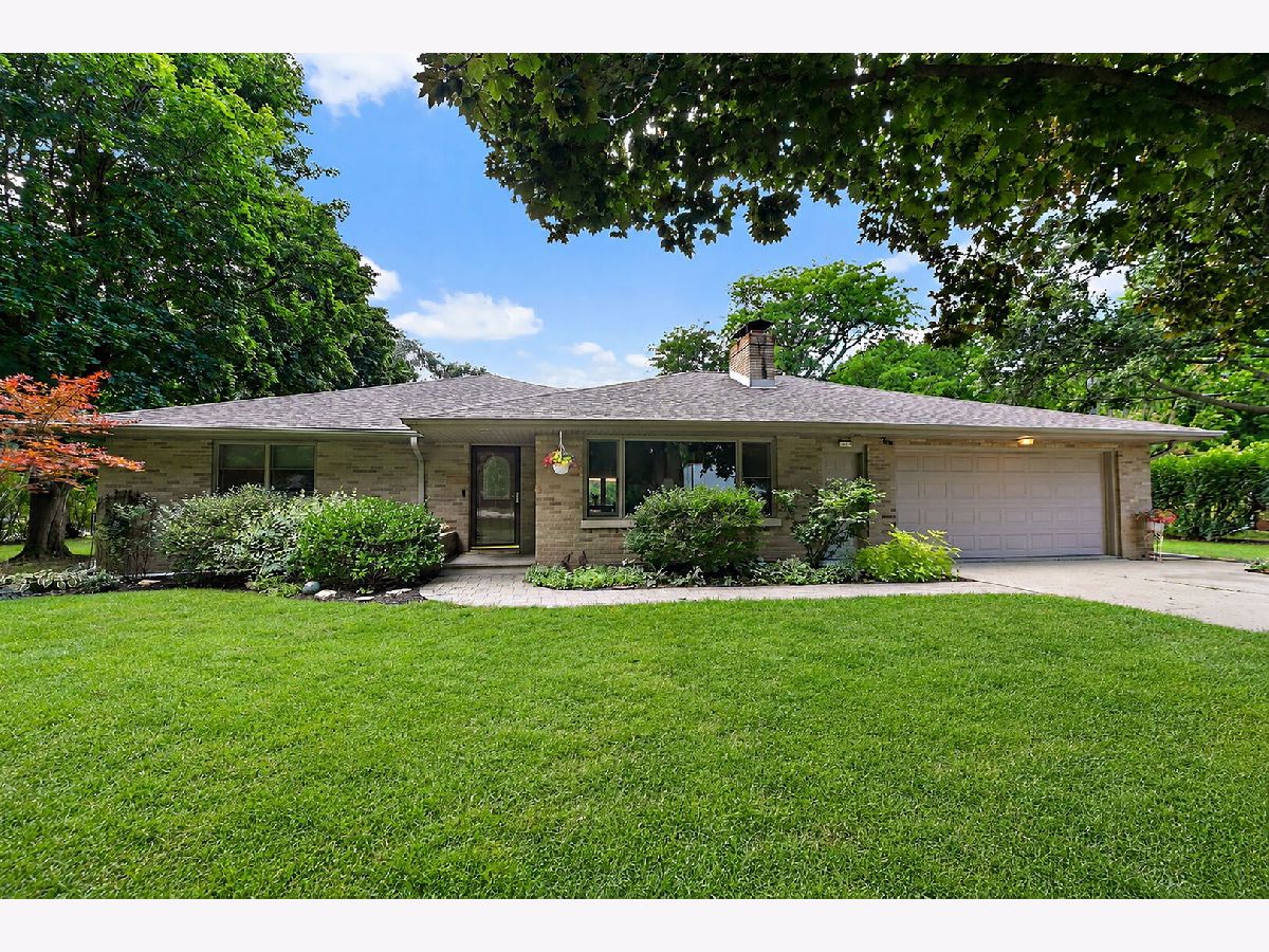  For Sale Sycamore Illinois, 1395 Oakland Drive