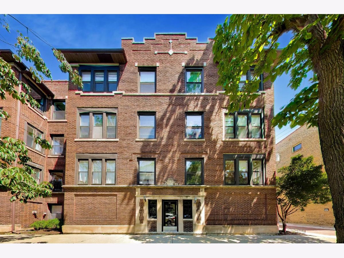  For Sale Chicago Illinois, 7021 Greenview Avenue