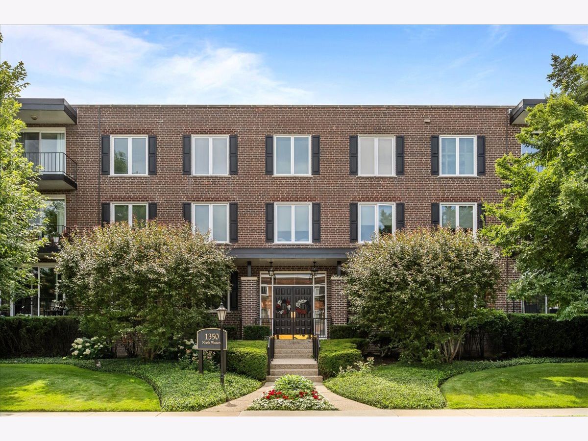  For Sale Lake Forest Illinois, 1350 Western Avenue