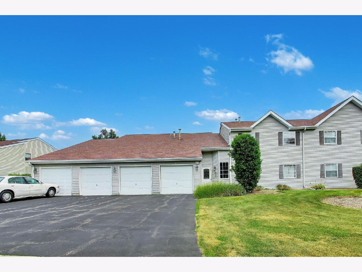  For Sale Streamwood Illinois, 66 Gant Circle