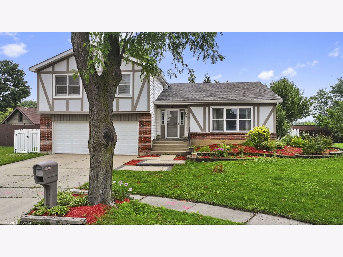  For Sale Glendale Heights Illinois, 114 Wren Court