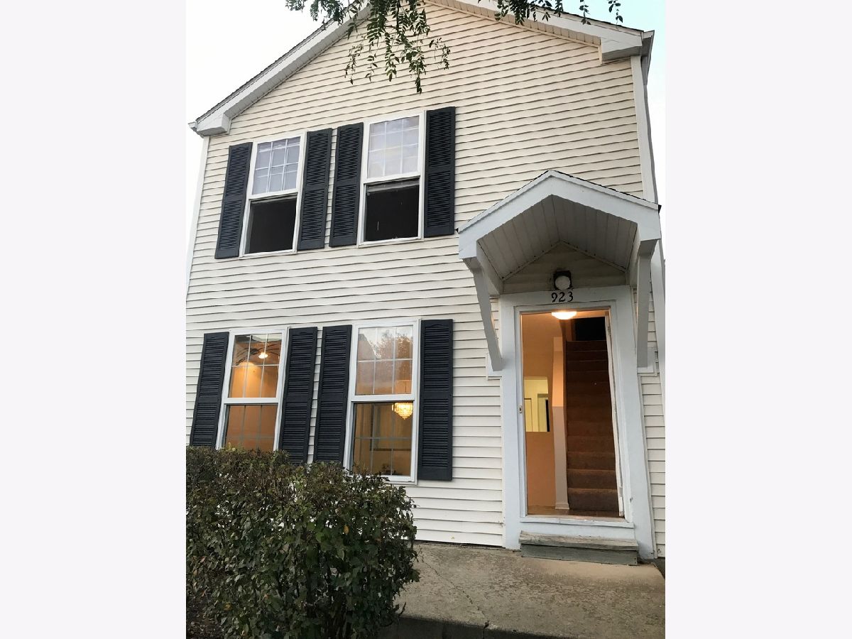  For Rent Aurora Illinois, 923 Four Seasons