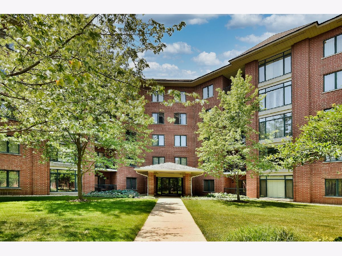 Condominiums For Sale Fountain Square Lombard Illinois, 865 22nd. Street