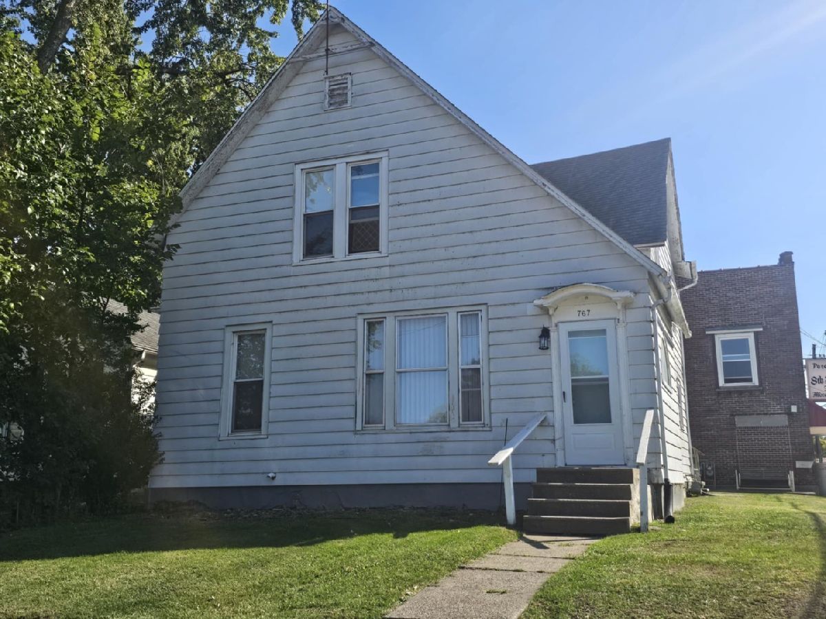  Rented Clinton Iowa, 767 11th
