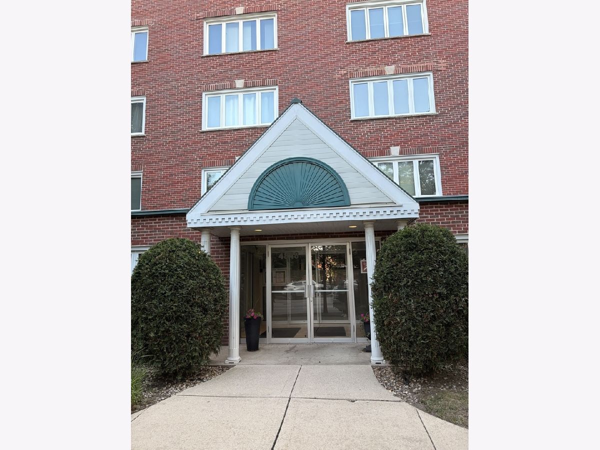 Condominiums For Sale Jefferson Courte Chicago Illinois, 4848 Central Avenue
