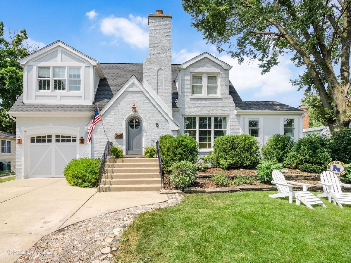 For Sale Clarendon Hills Illinois, 8 Mohawk Drive