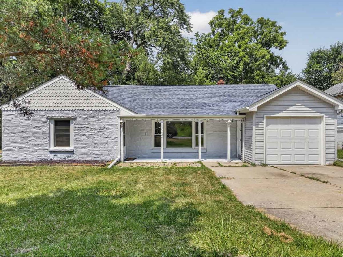  For Sale Wonder Lake Illinois, 7724 Deep Spring Road