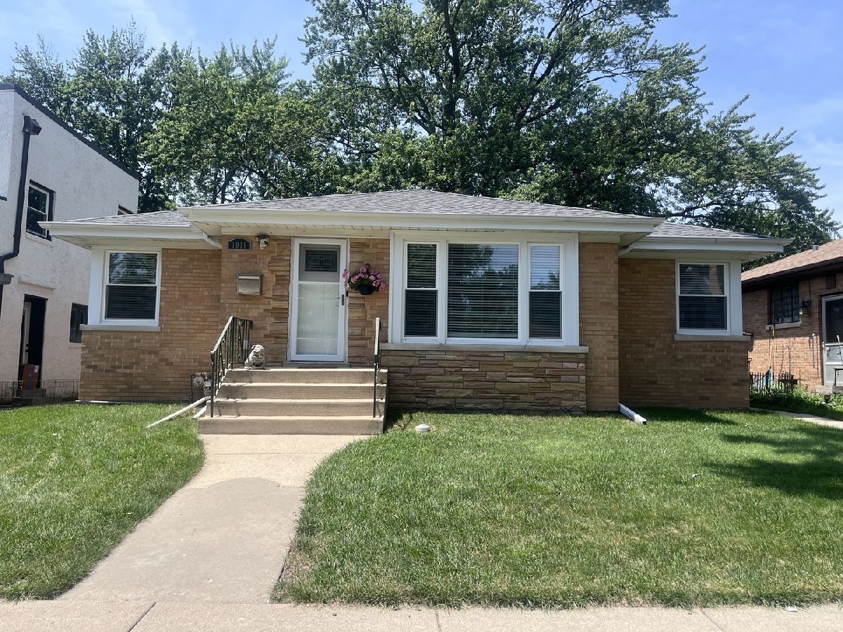  For Sale Skokie Illinois, 7918 Kolmar Avenue