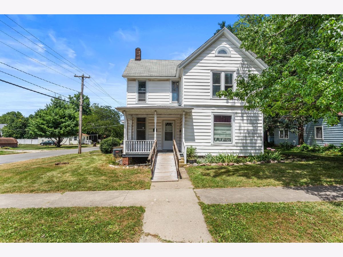  For Sale Farmer City Illinois, 324 Water Street
