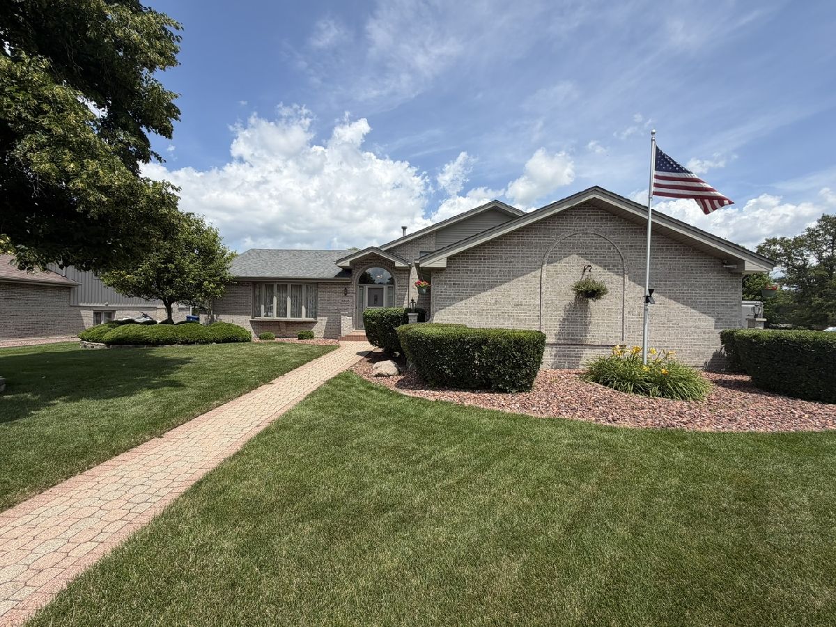  For Sale Mokena Illinois, 10708 Willow Avenue