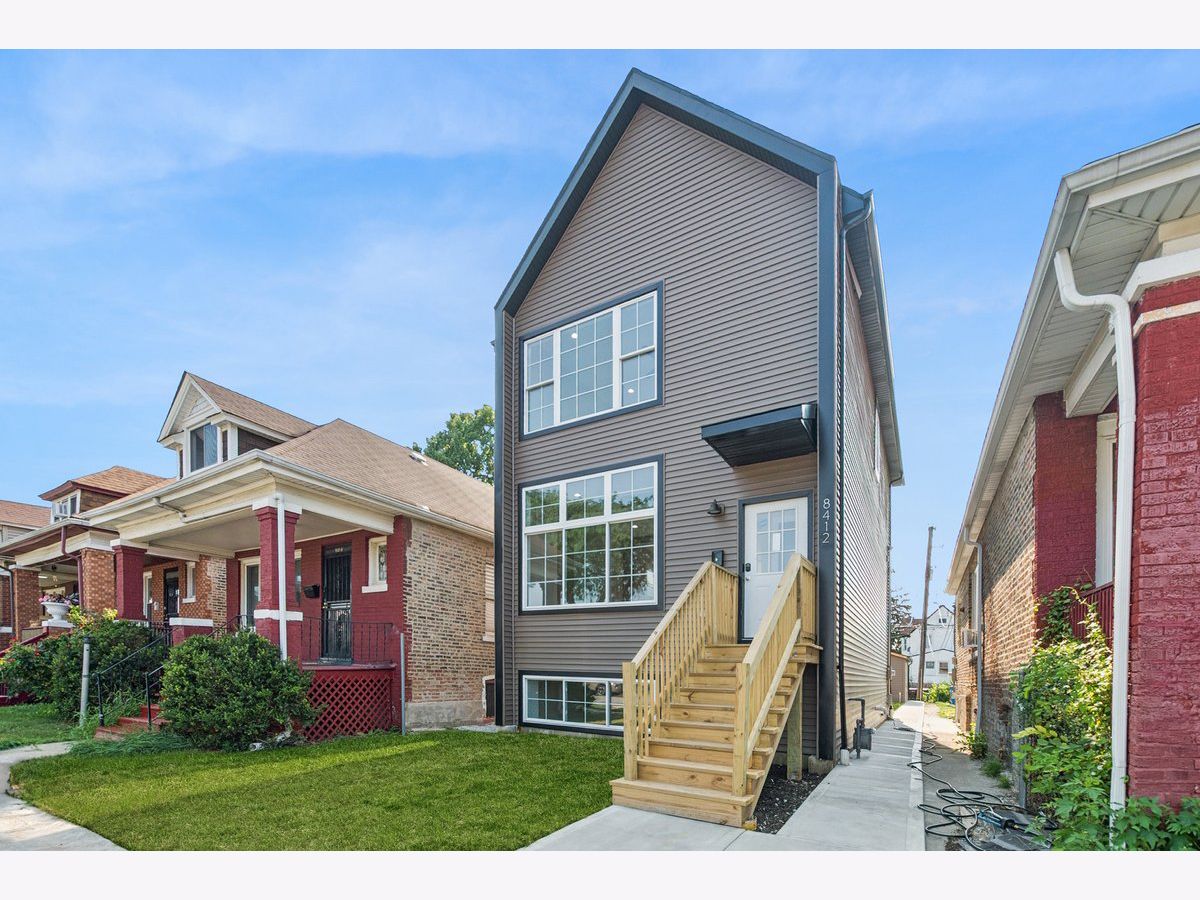  For Sale Chicago Illinois, 8412 Green Street