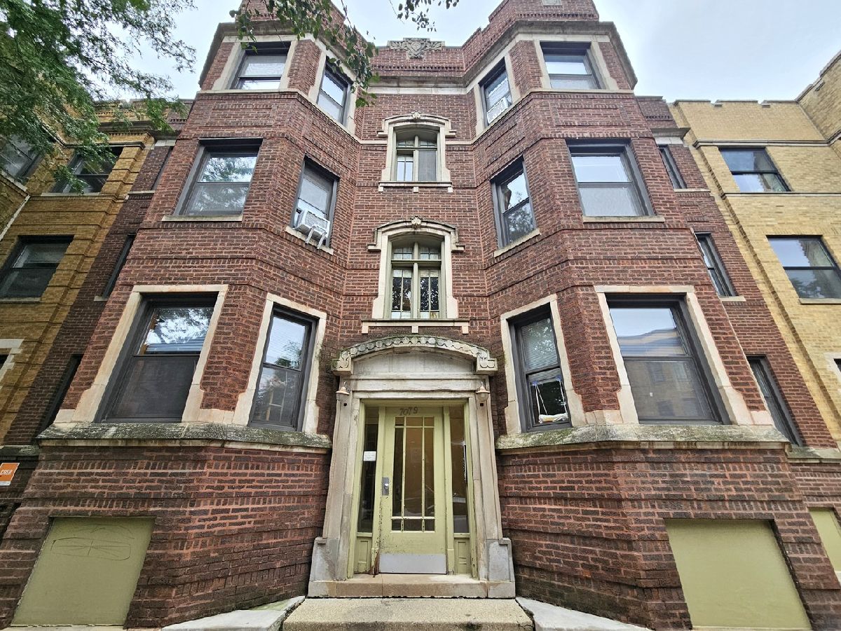  Rented Chicago Illinois, 709 Cornelia