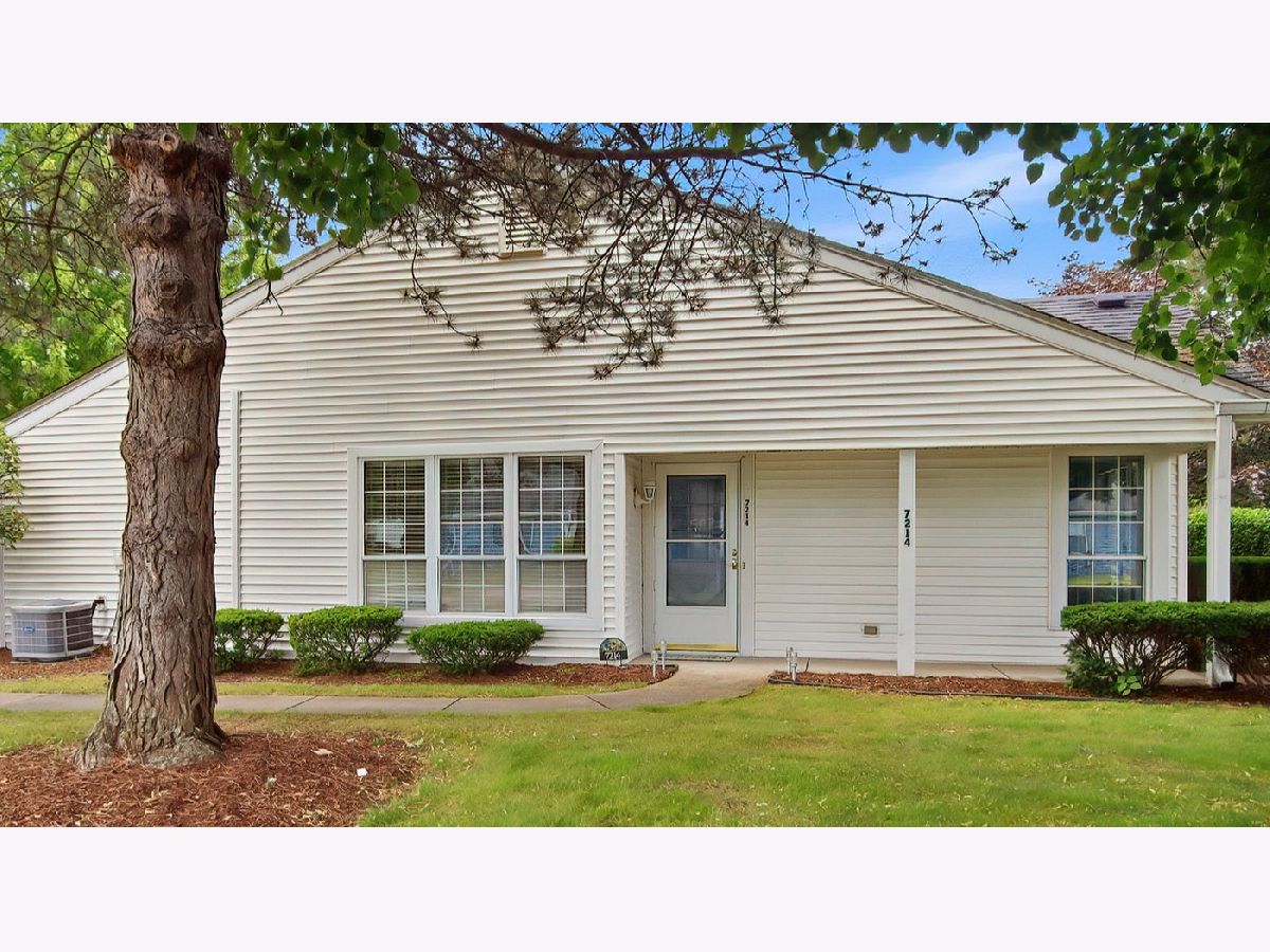  For Sale Fox Lake Illinois, 7214 Wheaton Lane
