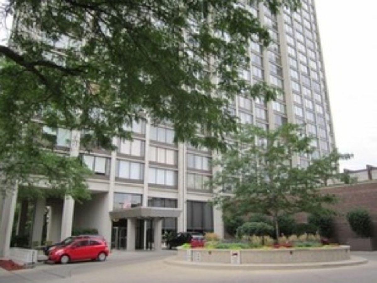 Condominiums For Sale Edgewater Plaza Chicago Illinois, 5455 Sheridan Road