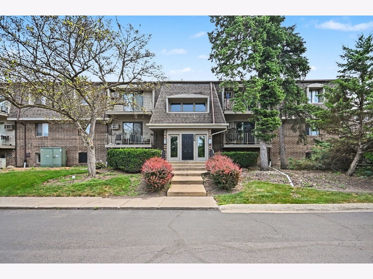 Condominiums For Sale Olive Trees Naperville Illinois, 108 Bailey Road