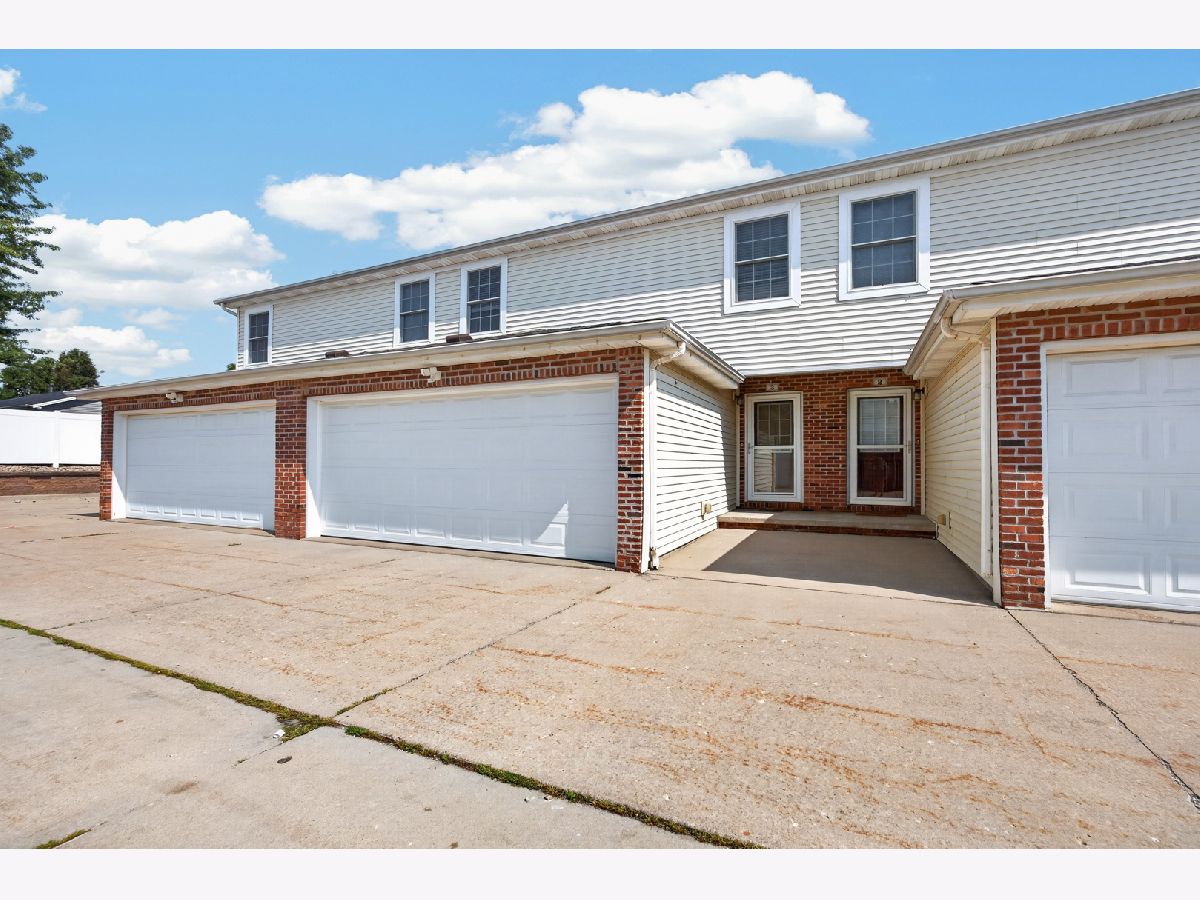  For Sale Bloomington Illinois, 1104 Ekstam Drive
