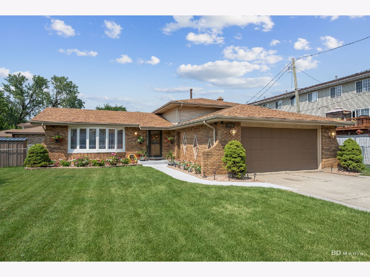  For Sale Bridgeview Illinois, 7288 83rd Street