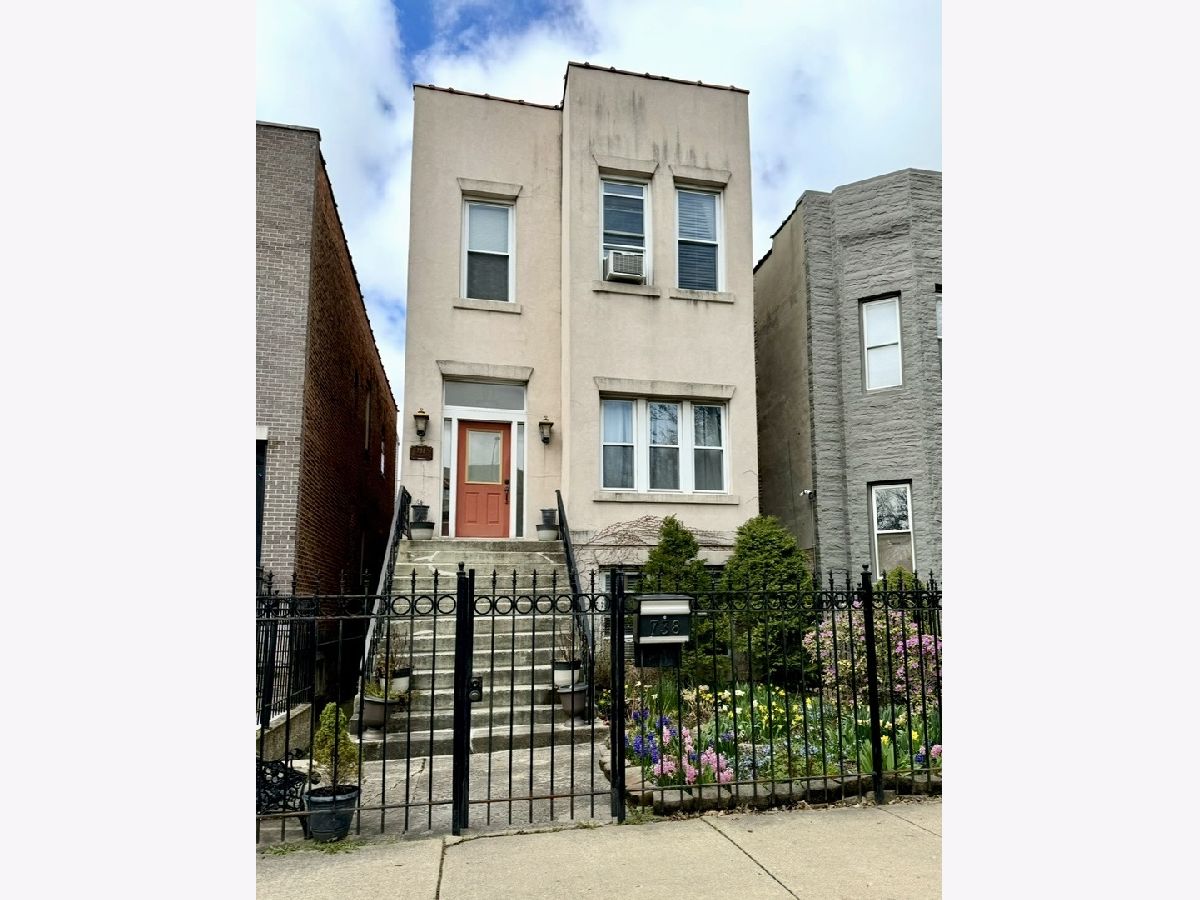 Condominiums & Homes Rented Tri-taylor Chicago Illinois, 738 Oakley