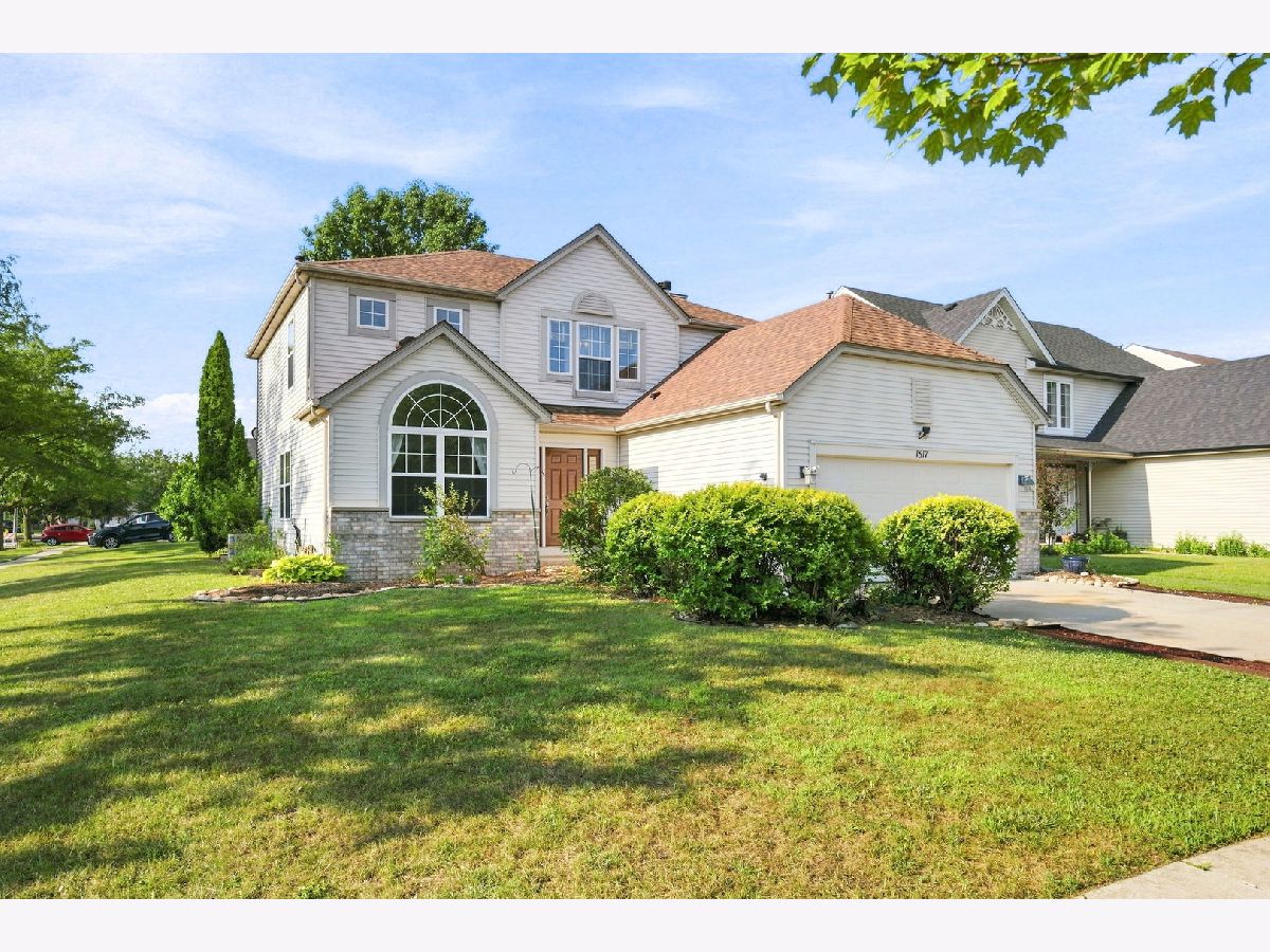 Homes & Townhomes & Condos For Sale Wesglen Romeoville Illinois, 1517 Baytree Drive