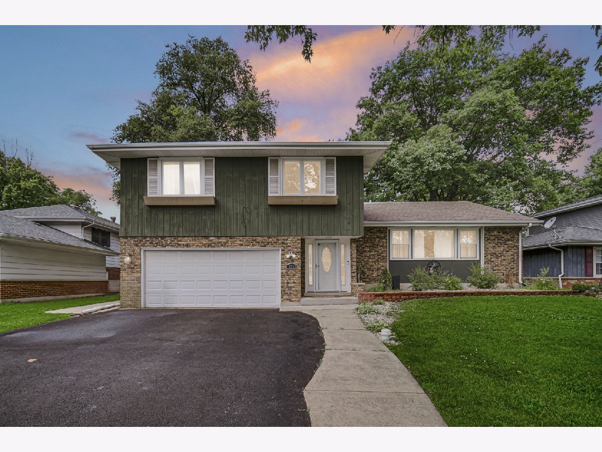  For Sale Homewood Illinois, 17742 Larkspur Lane