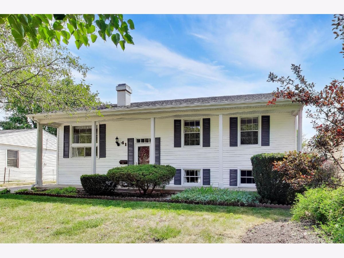  For Sale Wheeling Illinois, 41 Redwood Trail