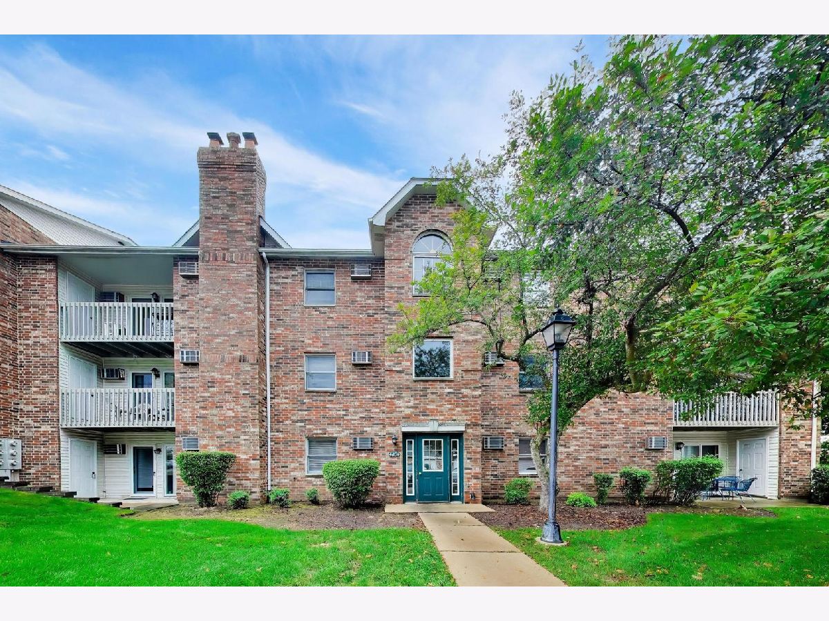Condominiums & Homes For Sale Irish Prairie Mchenry Illinois, 4404 Shamrock Lane
