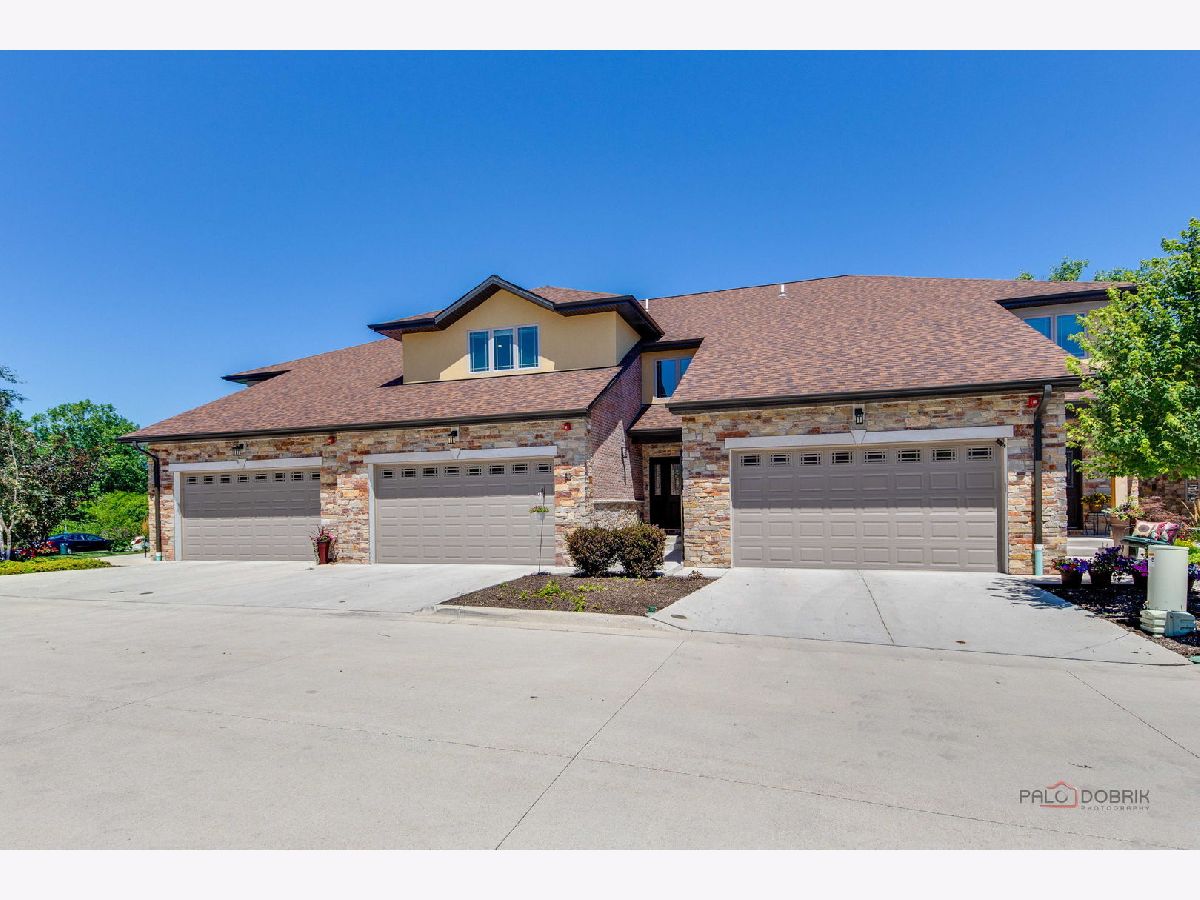  For Sale Wheeling Illinois, 82 Prairie Court